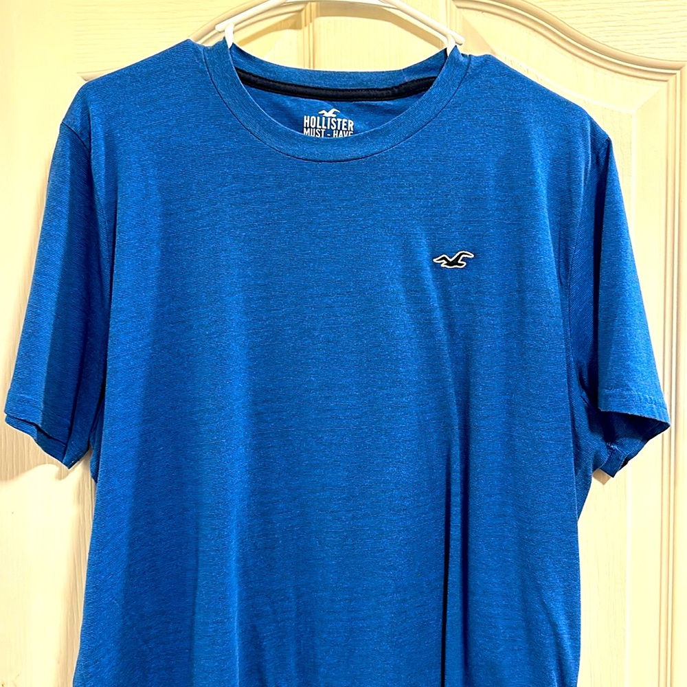 Hollister short sleeve shirt